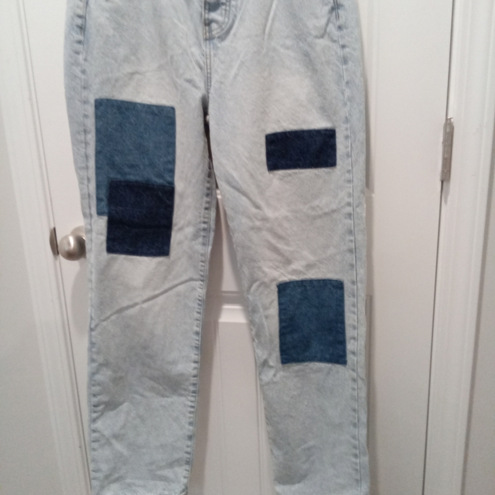 No Bounderies 30×32 Stylish Light Wash Button Fly Denin Patch Blue Jeans